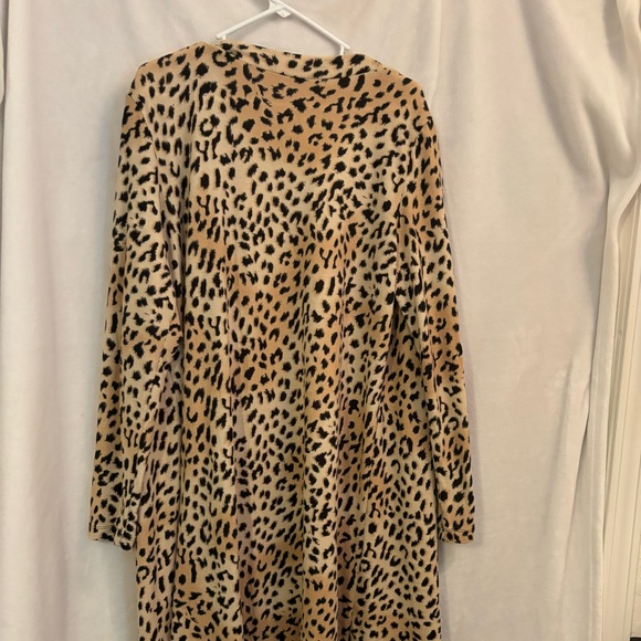 Light weight leopard cardigan one size women’s - Picture 3 of 3